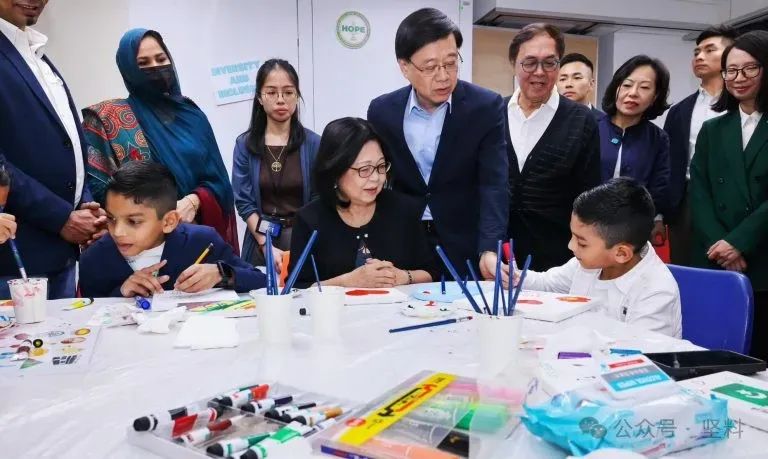 举重吐血冠军_举重吐血的叫什么名字_举重吐血运动员