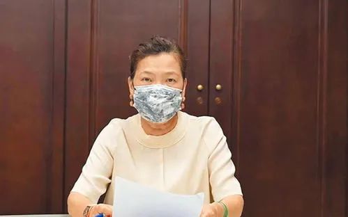 举重吐血冠军_举重吐血的叫什么名字_举重吐血运动员