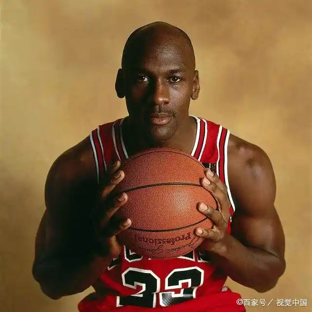 篮球历史上最难投进的球_nba历史投篮最准的人_篮球史上最不可思议的进球
