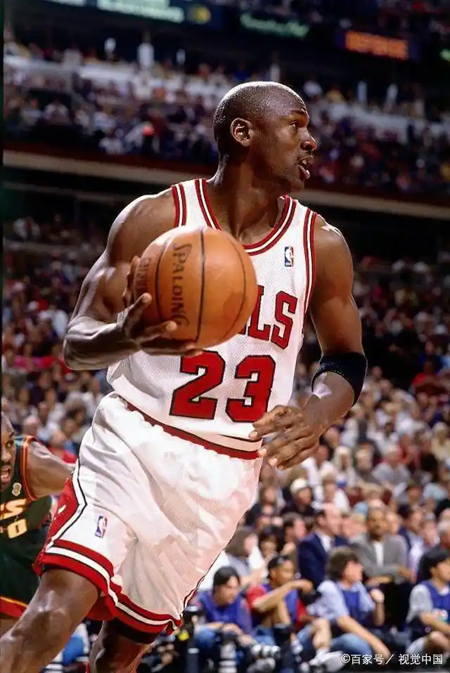 nba历史投篮最准的人_篮球史上最不可思议的进球_篮球历史上最难投进的球